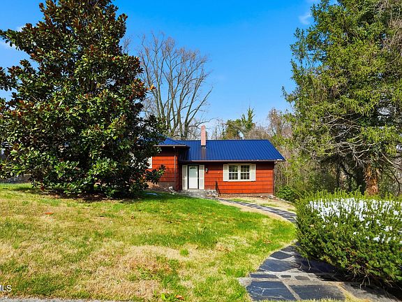 3rd image of 103 Sherwood Dr