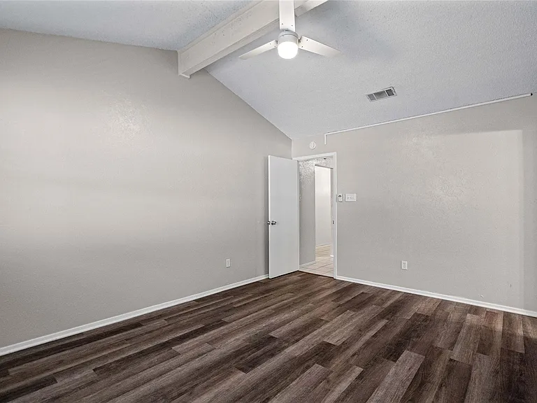 621 Russet Valley Dr — Photo 10