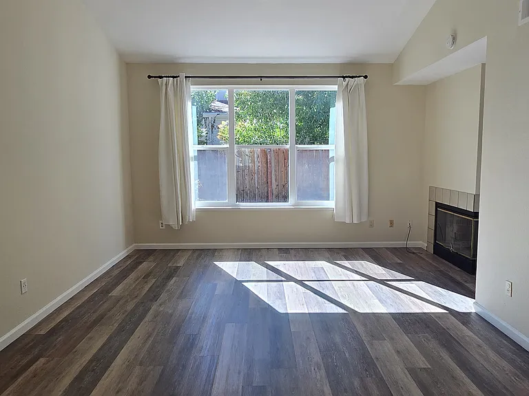 436 Rhone Ct — Photo 3