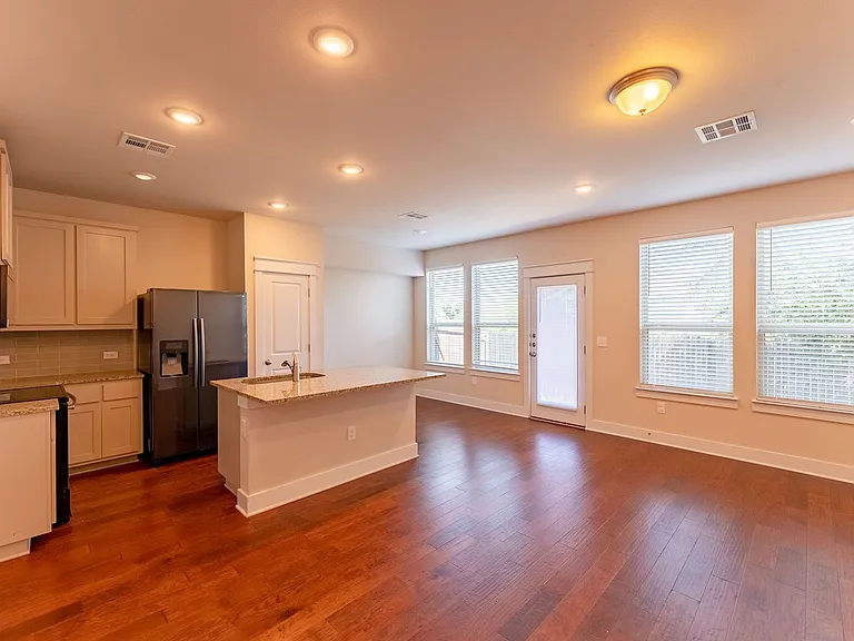 13501 Metric Blvd #46 — Photo 8