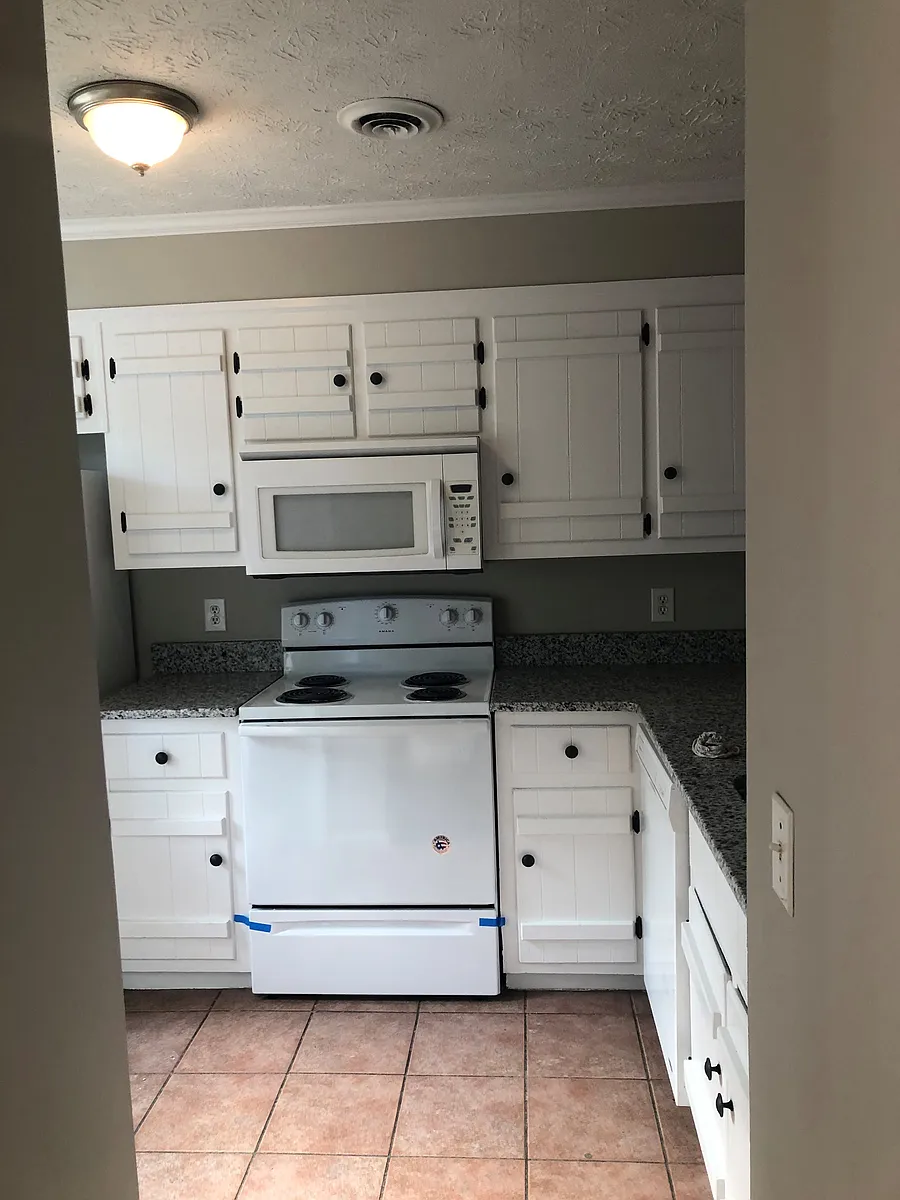 Building Photo - 81 Pine Grove Rd #16