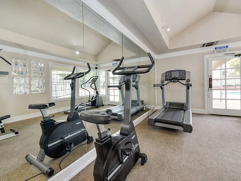 Pepperwood Knoll Apartments — Photo 20