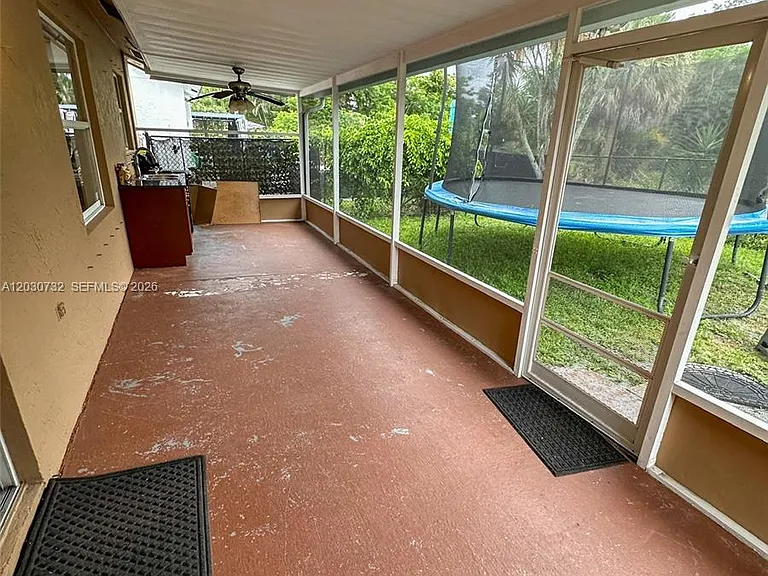 1010 Salmon Isle — Photo 12