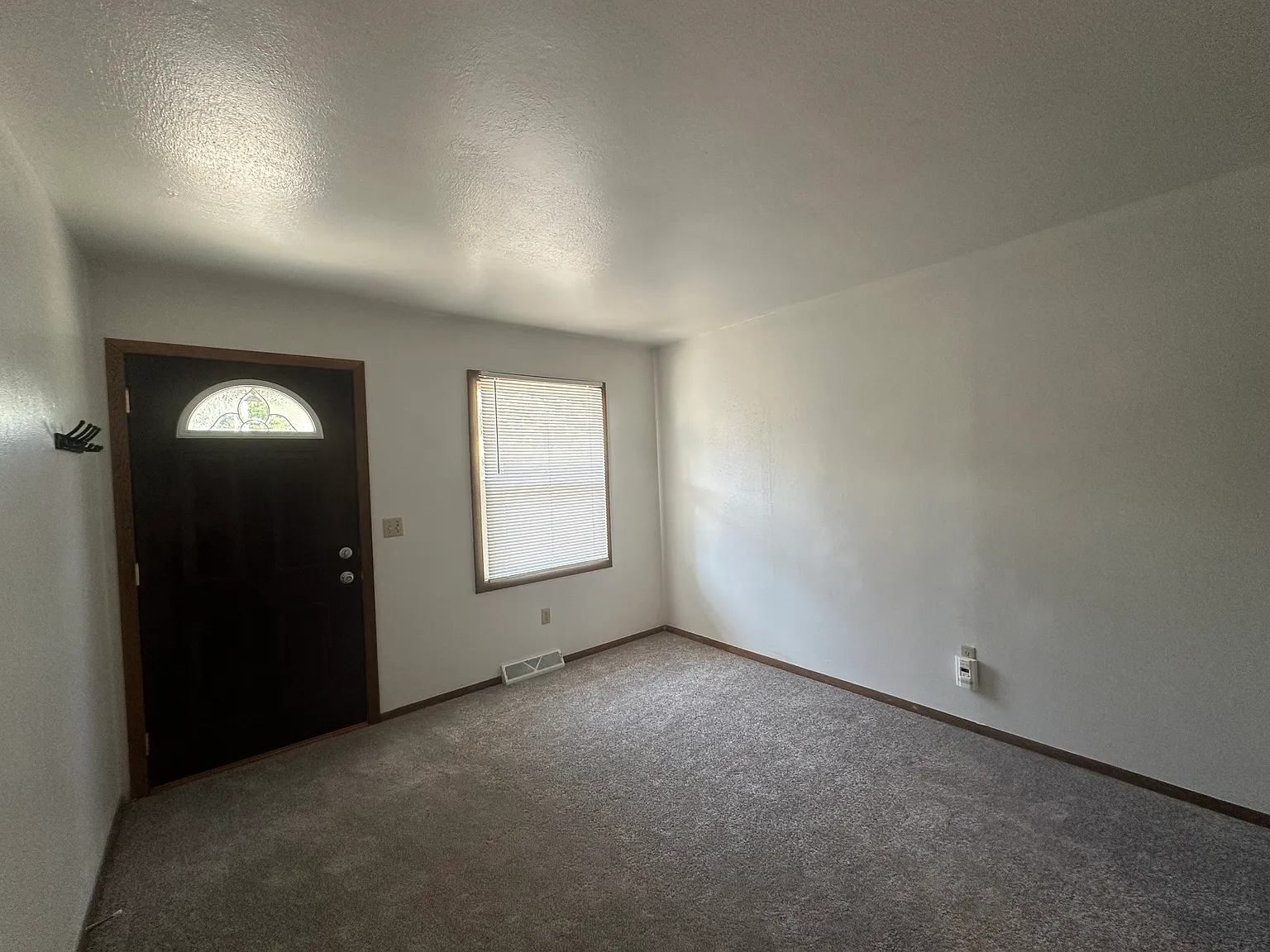 1 bed, 550 sqft, $900 — Photo 3
