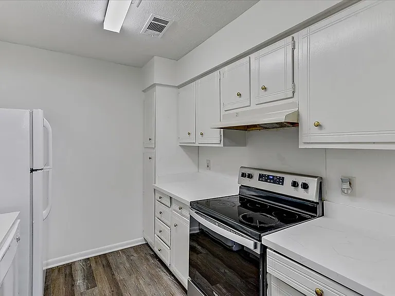 1140 Greymont Ave — Photo 13