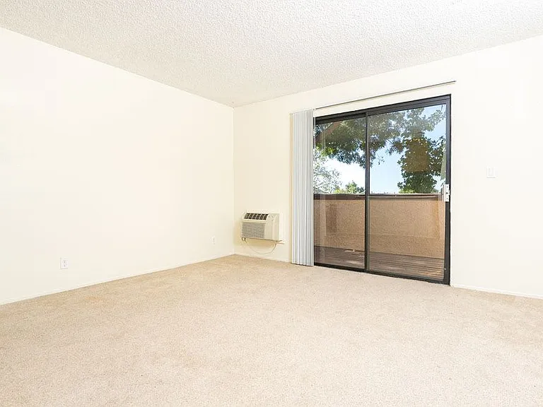 Mission Sierra Apartments — Photo 19