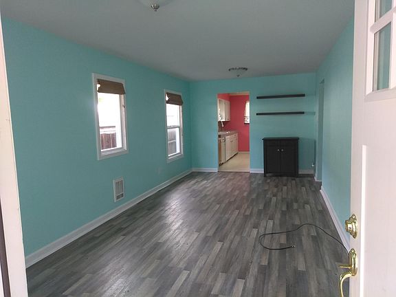 2nd image of 2516 Aberdeen Ave