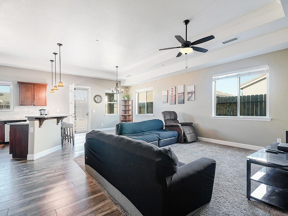 1st image of 3050 Gamay Ave