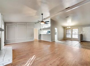 2108 Rainwood Ct, Arlington, TX 76017