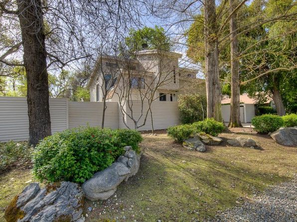 156 Wood Duck Dr, Sanger, CA 93657