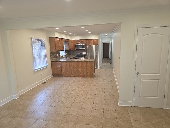 5th image of 826 E Capri Dr APT 1