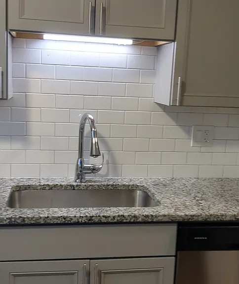 1121 Poplar St — Photo 12