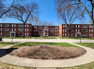 Georgian Court Apartments, Barrington, IL 60010