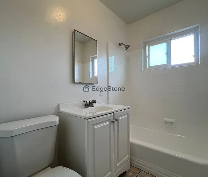 4453 W 129th St #C — Photo 11