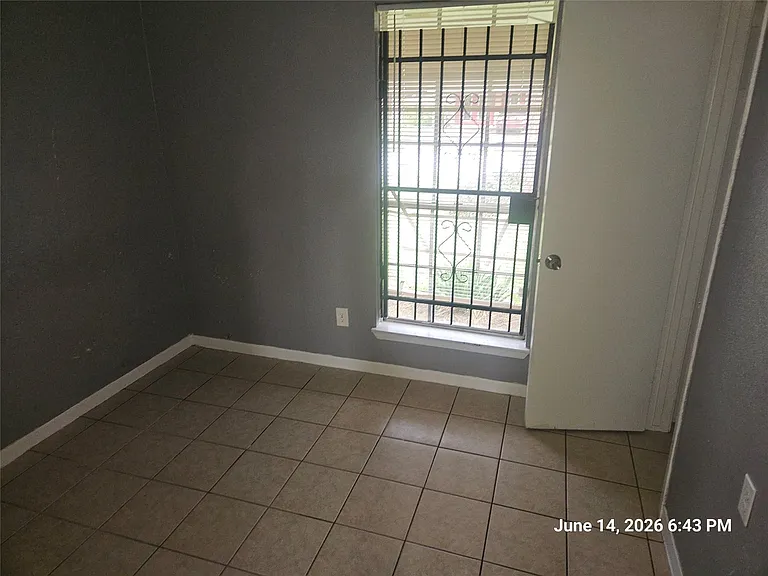 1534 Tarberry Rd — Photo 11