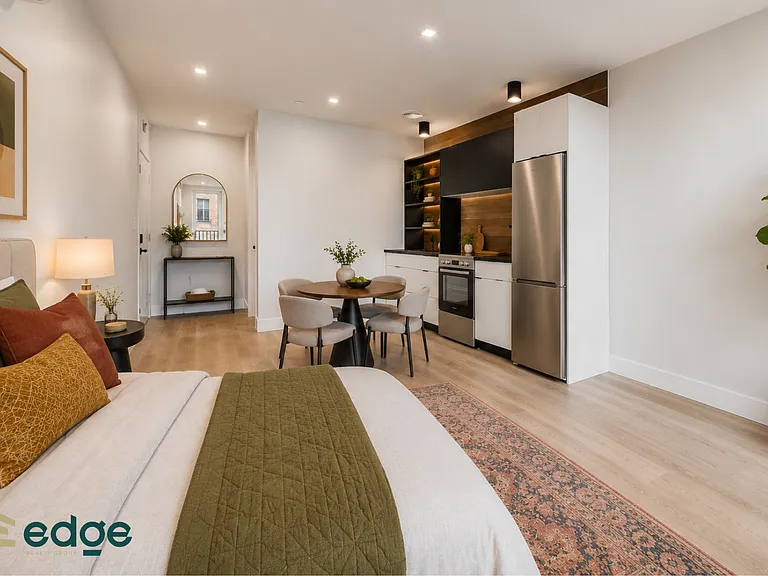 382 Kosciuszko St #4B — Photo 2