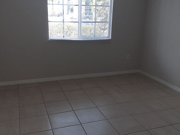 3rd image of 720 SW 111th Ave APT 205