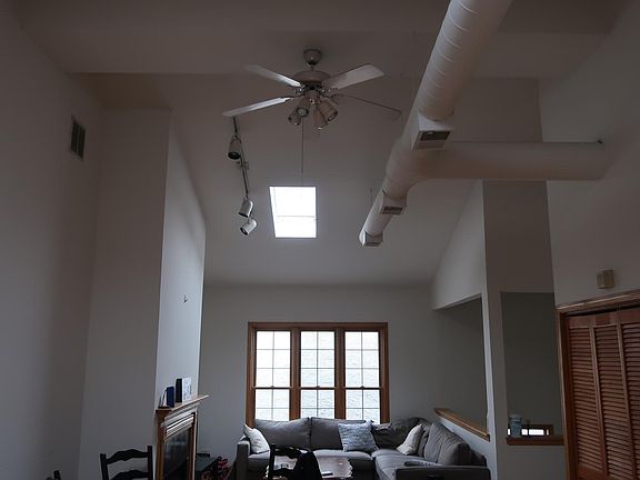 2nd image of 1465 W Cortez St #3