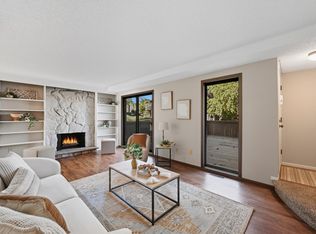 2106 Tamarin Trl, Golden Valley, MN 55427