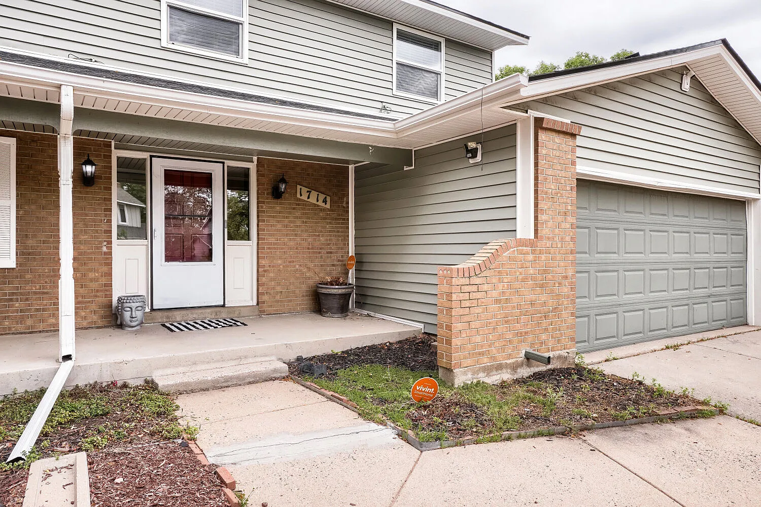 5 bed, 2852 sqft, $3,500 — Photo 3