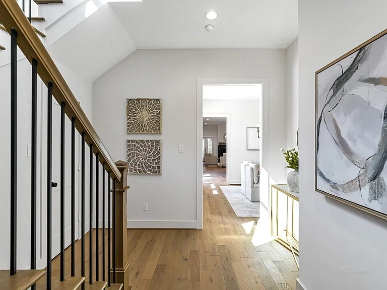 1207 Tabor St — Photo 5