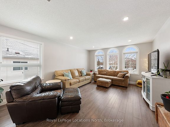 3rd image of 58 Lamont Creek Dr