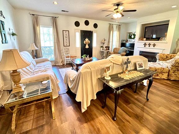 2nd image of 12064 Lakeview Manor Dr
