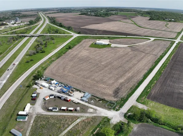 4299 Lewis Access Rd, Center Point, IA 52213