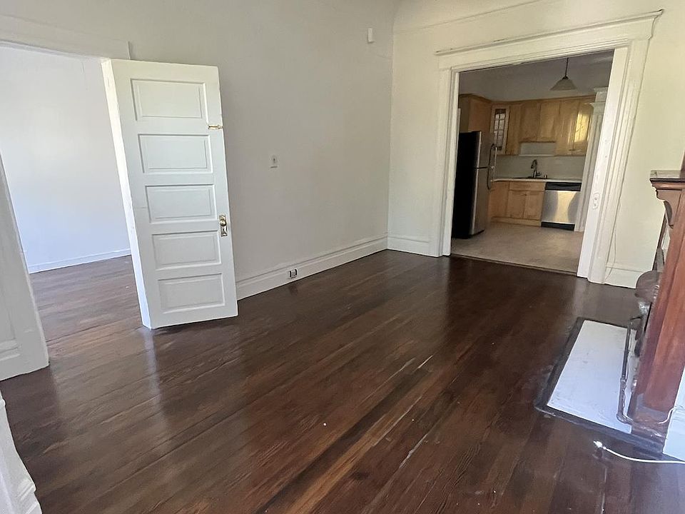 1st image of 1821 Oak St #A