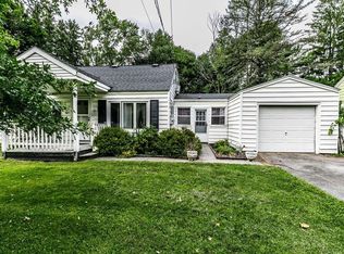 38 Pine Ridge Cir, North Syracuse, NY 13212