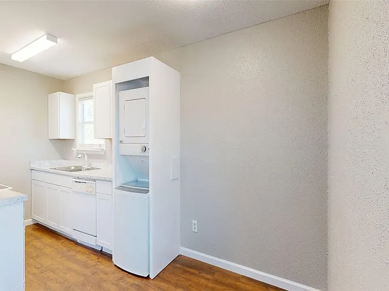 806 Oran Cir #A — Photo 11