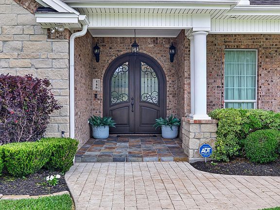 3rd image of 546 Meadowlark Ln
