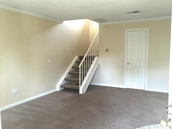 4th image of 21712 Laurelrim Dr Unit C