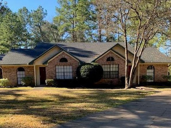 105 Carriage Dr APT 2