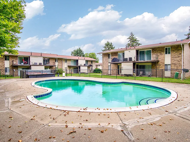 Camelot Apartments — Photo 21