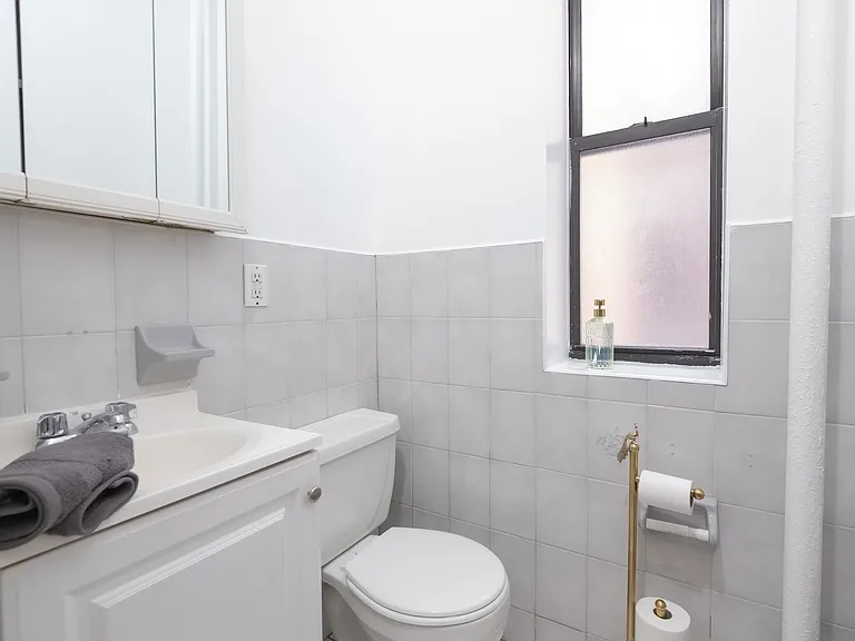 180 Claremont Ave #65 — Photo 15