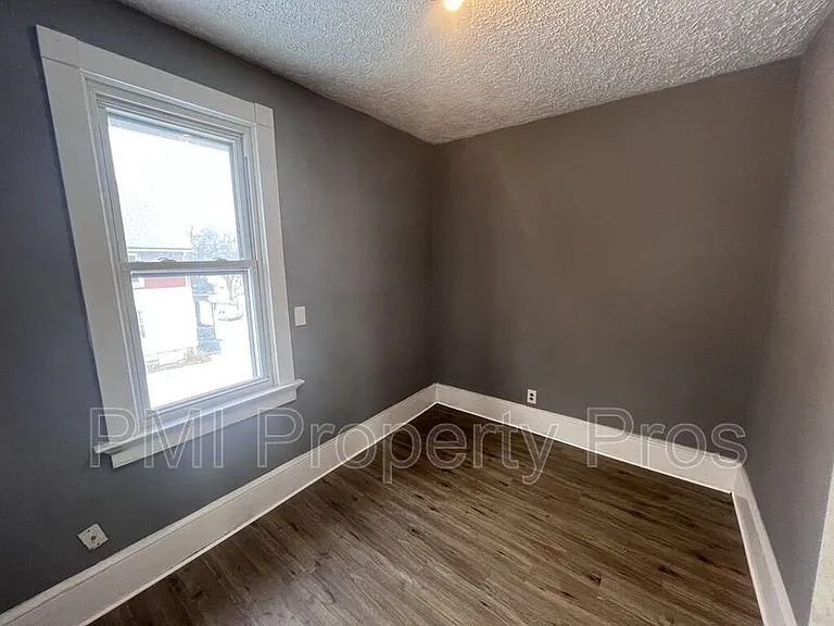 2945 N 23rd St — Photo 38