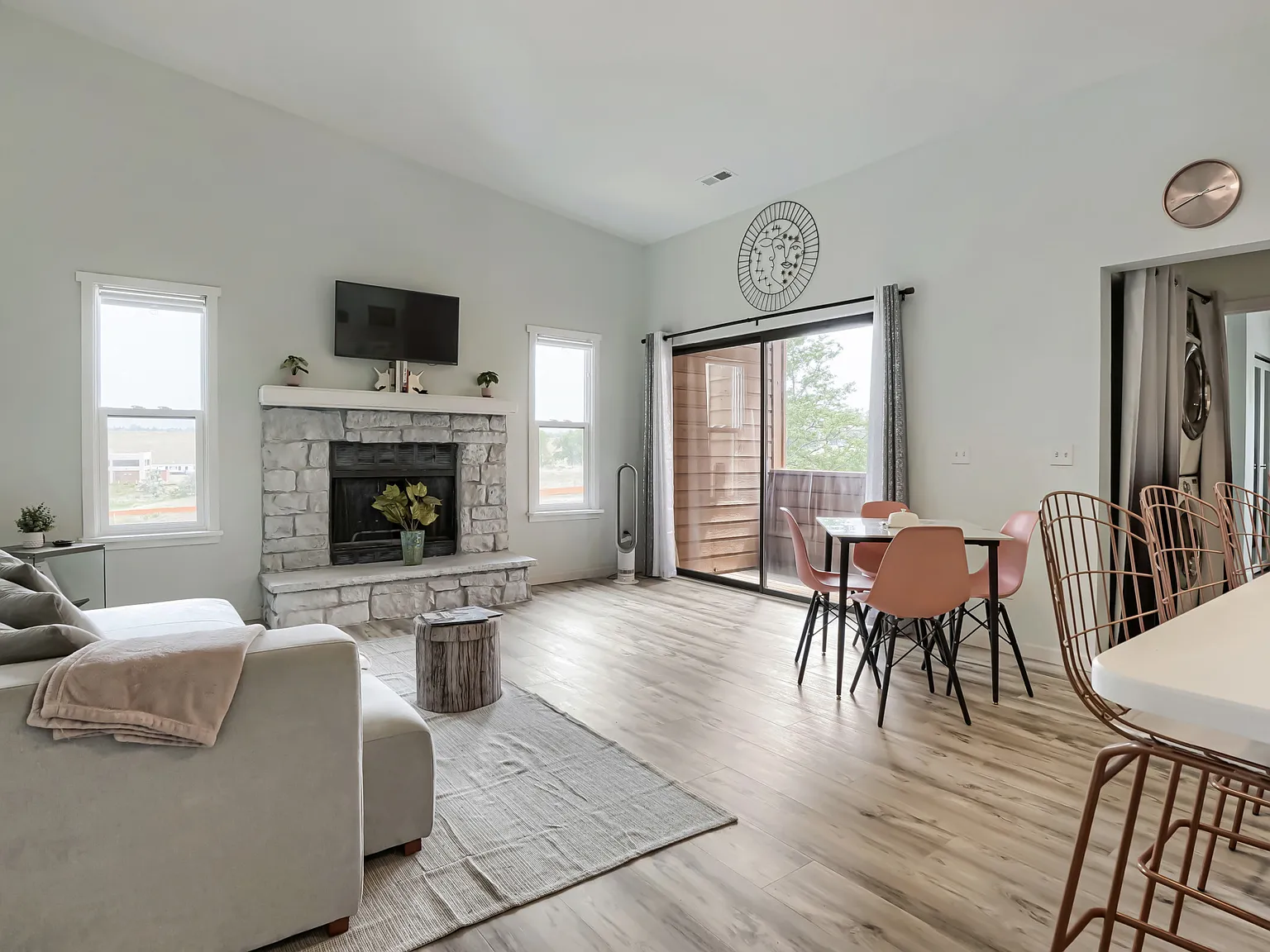 1 bed, 688 sqft, $1,500 — Photo 4