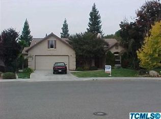930 W Orchard Ct, Visalia, CA 93277