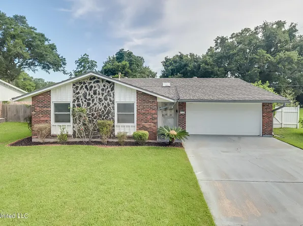 1706 Thomas Jefferson Dr, Biloxi, MS 39531