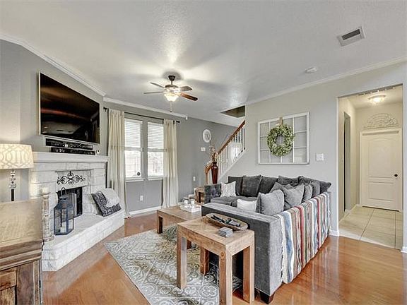 3rd image of 1824 Camas Dr