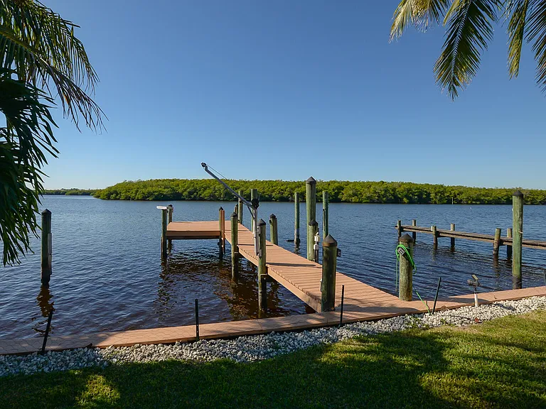 110 SW Hideaway Pl — Photo 31