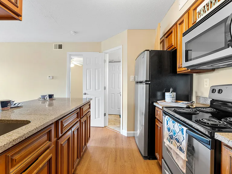 The Pawn - 1 Bed / 1 Bath - 631-661 Sq.Ft.