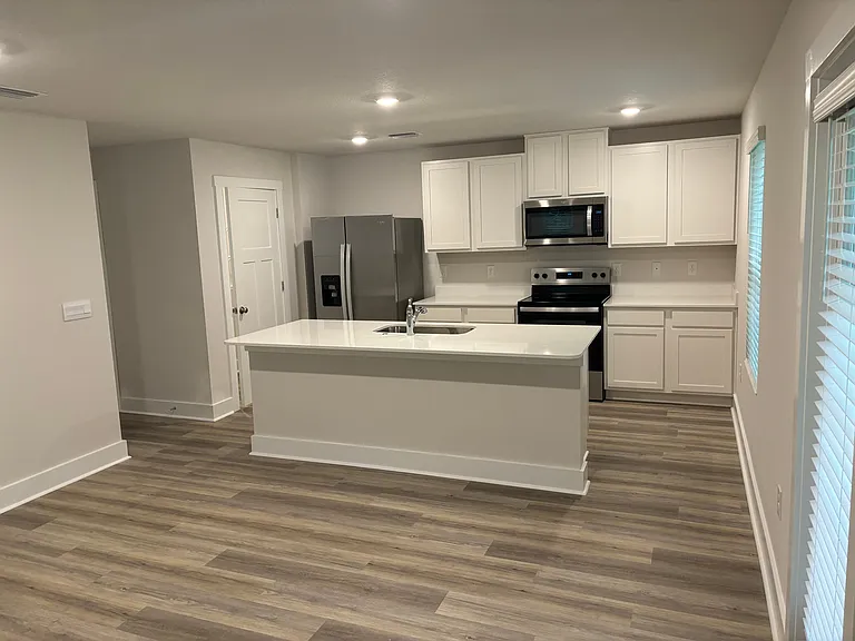 4943 Valor Ct — Photo 3