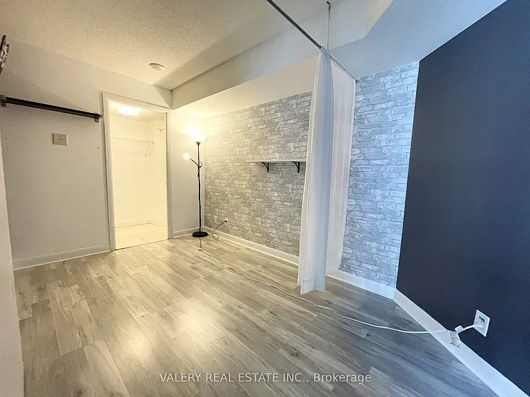 600 Fleet St #811 — Photo 3