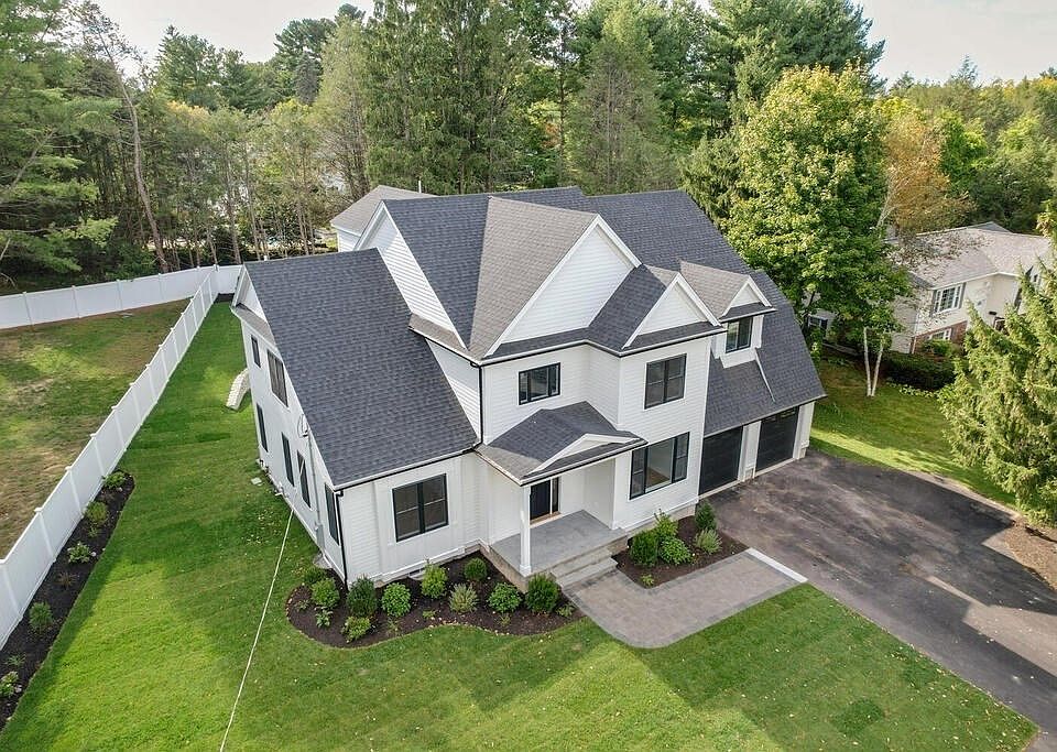1st image of 526 Marrett Rd