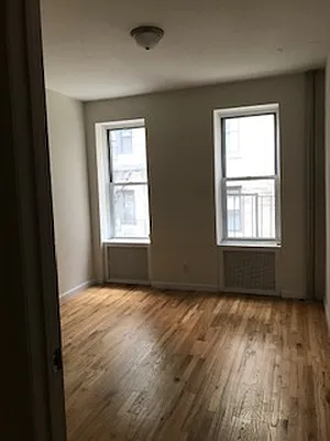 Rented by Tip Top Realty Corp | media 12