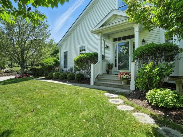 43 Champlain Cir, Plymouth, MA 02360