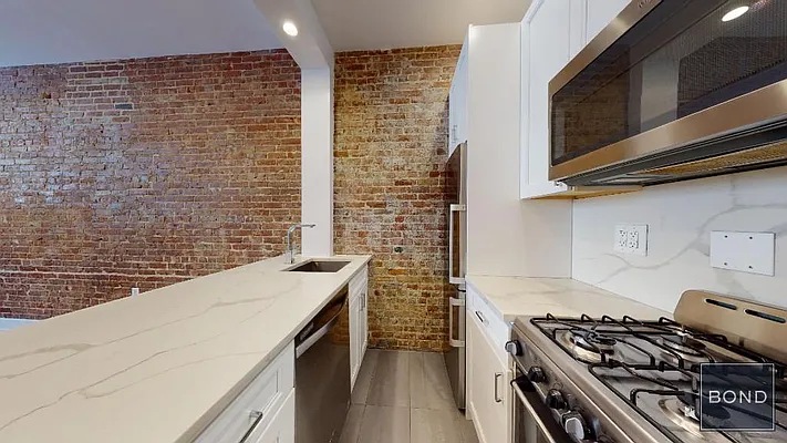 Rented by Bond New York | media 21