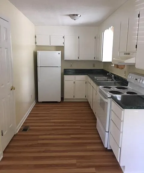 1003 Berkeley St — Photo 5